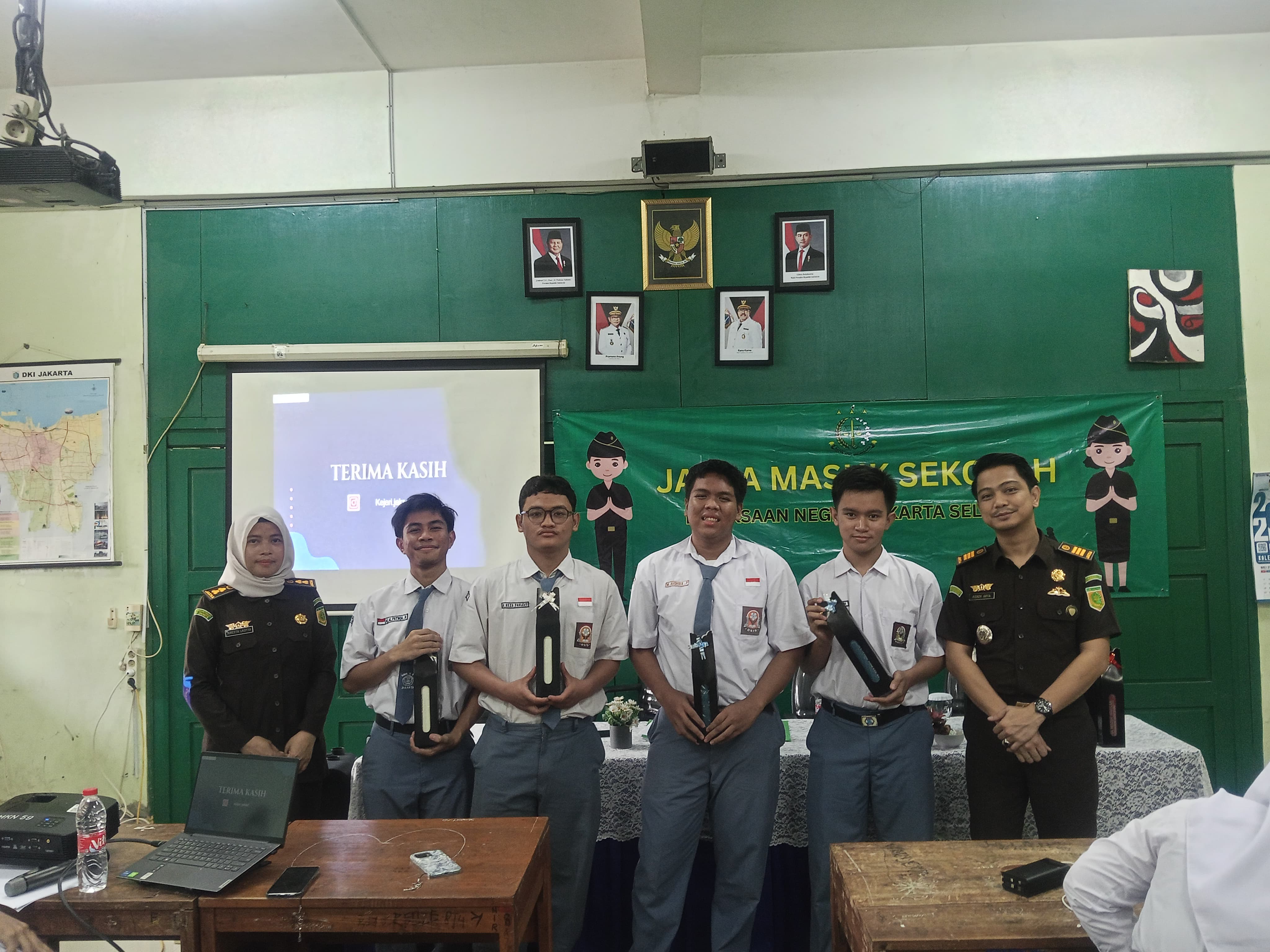 Gedung Sekolah SMA 12 MAGELANG